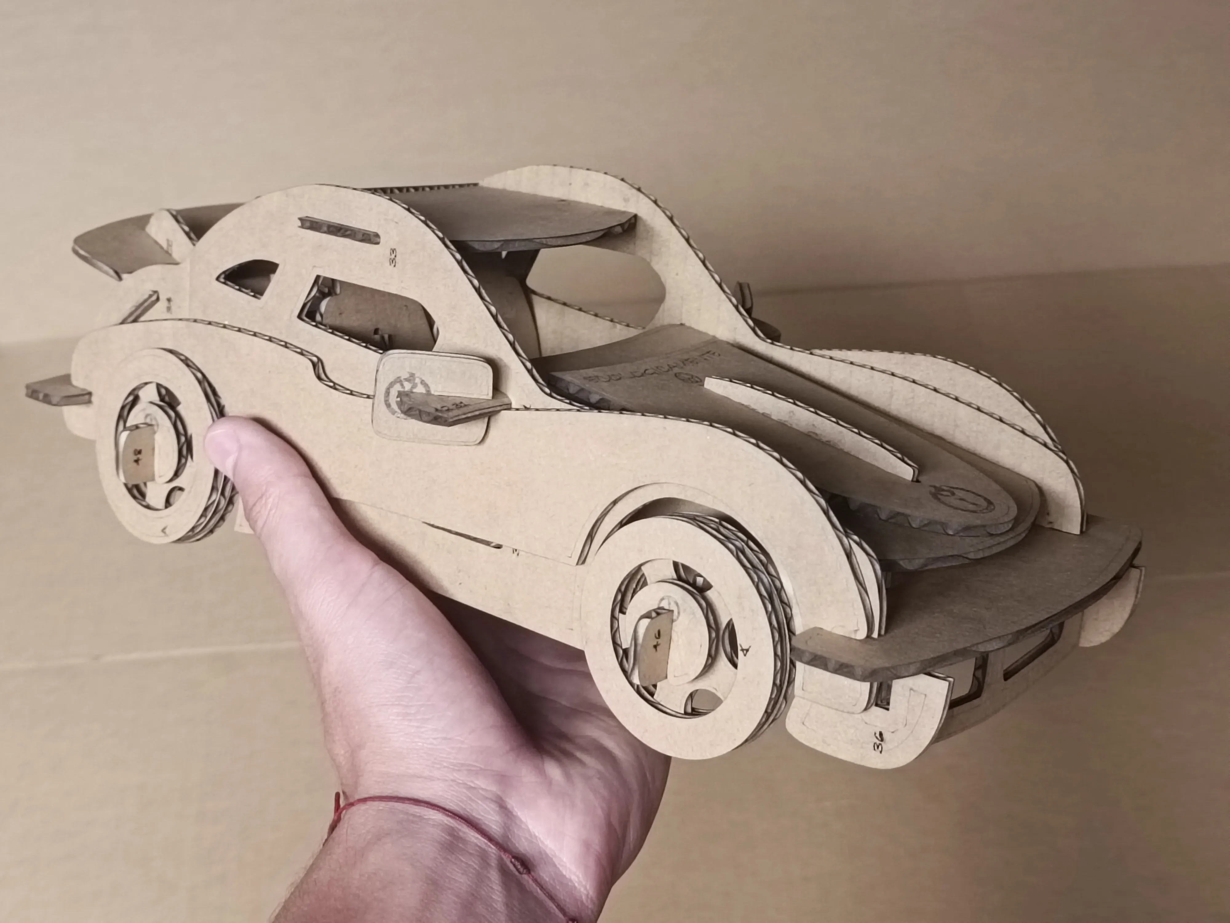Carro de cartón