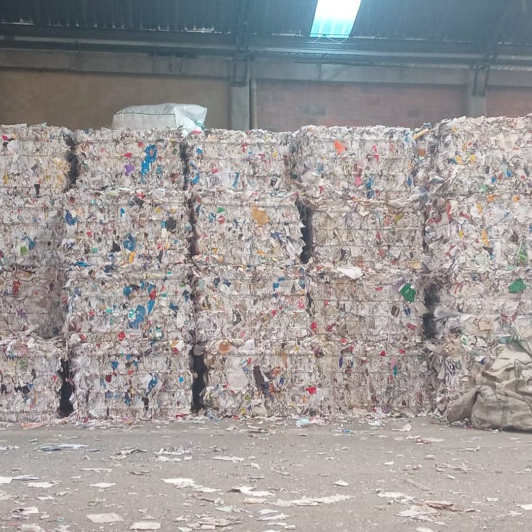 Crisis del cartón reciclado en Colombia 2026: qué pasa y qué hacer